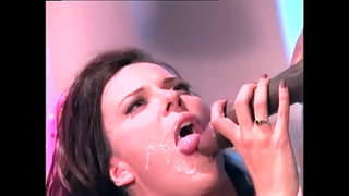 Di rei pretu i di invita e aki mira di hamber tene un lo