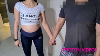 Ħabib tiegħi, il-produttur tal-Brazukas I ippreżentat lill-mara, Alicia Weller, biex tagħmel dan fuq is-sufan mingħajr kondom