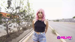 Перуанка өз елінде жұмыс таба алмайды және ақшаны айырбастау үшін денесін беру қажеттілігіне тап болады