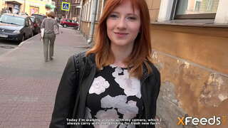 שיינקייט גיט אים אַ בלאָוודזשאָב און זיי האָבן געשלעכט אויף דער סאָפע אין דאָגגיסטילע און אנדערע פּאָוזאַז אַז מאַכן קאַמלי מיידל אָכצן