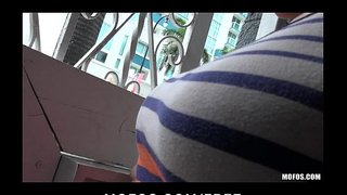 Malaking suso, brown ang buhok Sabrina Taylor ay nagbibigay sa mahusay na pampublikong BJ