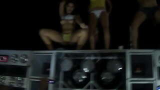 Strip ingen Paredão da Ismael as Fest-bil m.