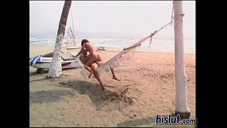 Duna e ta un mucha na aire liber