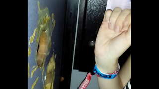 Hendes Fjerde Gloryhole