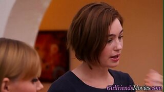 Busty kijana licks msagaji