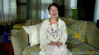 Kinky heubeul anal spunker fucks nya ketang saeutik asshole pikeun anjeun