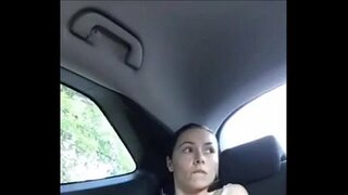 Ӯ кончает дар мошин