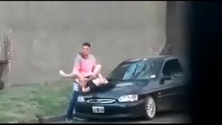 Cojiendo on the street