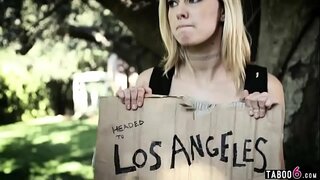 Eseguire lontano da casa teen doppia figa scopata dopo autostop