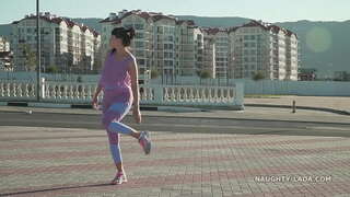 Vedere-attraverso camel-toe leggings e trasparente parte superiore del serbatoio