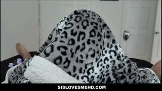 Ҷавони хеле зебо аст Малламуй Сводная Хоҳари Барои Halloween Трахается Аз Сводным Братом Аз аввал Шахси