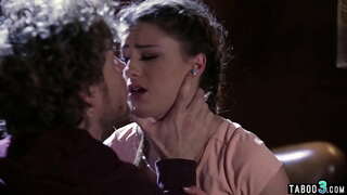 ���ಿಟೆಕ್ಟಿವ್ ಆದೇಶ bitches ಪೂರೈಸಲು ಅವರಿಗೆ ತಪ್ಪಿಸಲು ಜೈಲು