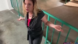 Stepmom bliver vred, hendes stedsøn cums inde i hendes fisse