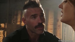 Master Charles Dera whips gagged maliit na suso alipin Zoe Sparx pagkatapos ay sa pile driver posisyon bangs ang kanyang puke sa malaking titi sa loob ng piitan