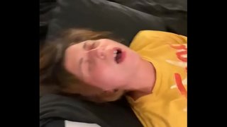 Жонка шлюха трахаецца з двума членамі