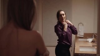 GANZ SEXY MÄDCHEN TREFFE SECH NO DER TRENNUNG A GINN LÉIFT